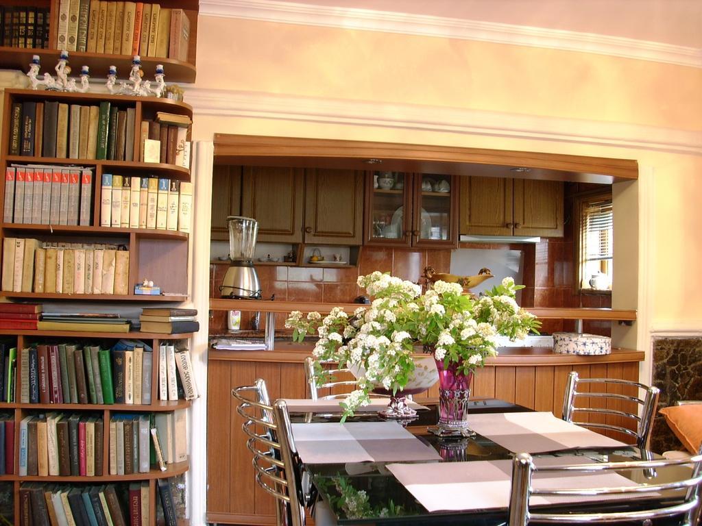קבריאטי Deluxe Guest House חדר תמונה