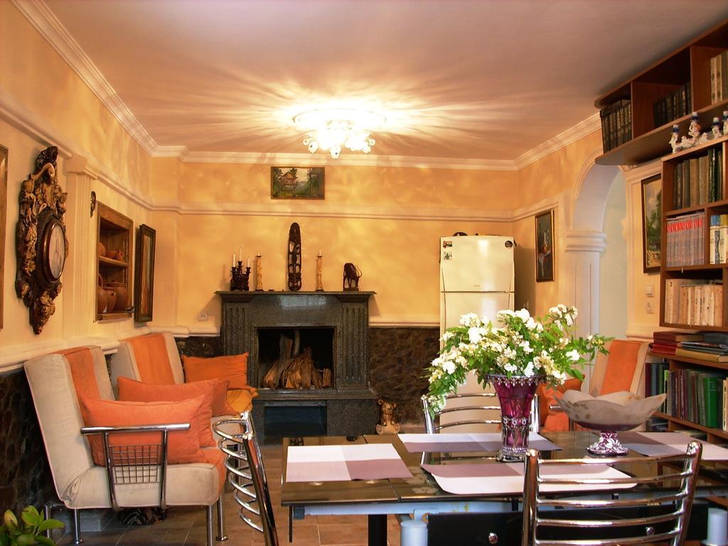 קבריאטי Deluxe Guest House חדר תמונה