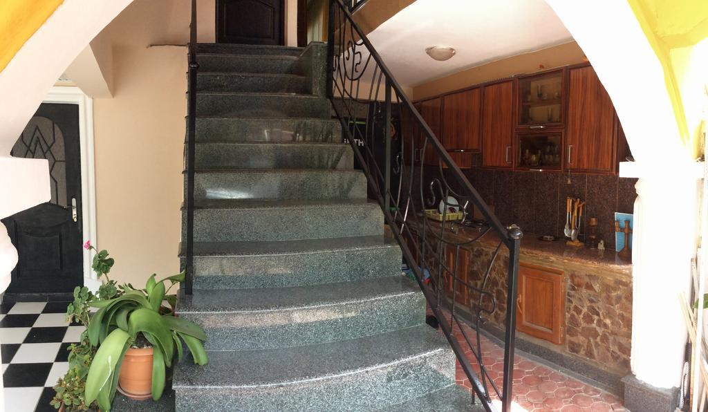 קבריאטי Deluxe Guest House מראה חיצוני תמונה