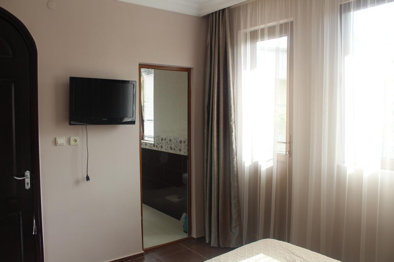 קבריאטי Deluxe Guest House מראה חיצוני תמונה