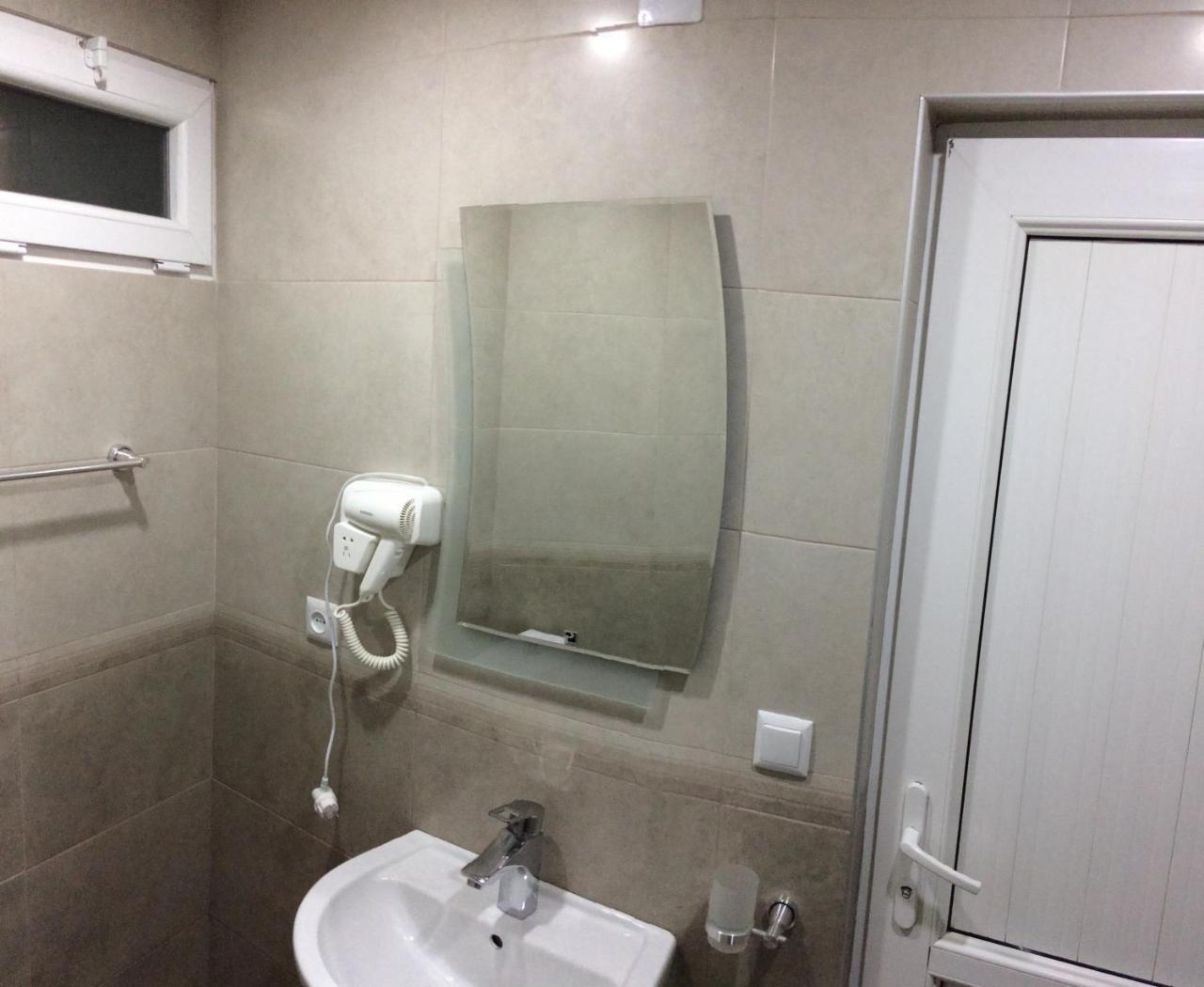 קבריאטי Deluxe Guest House מראה חיצוני תמונה