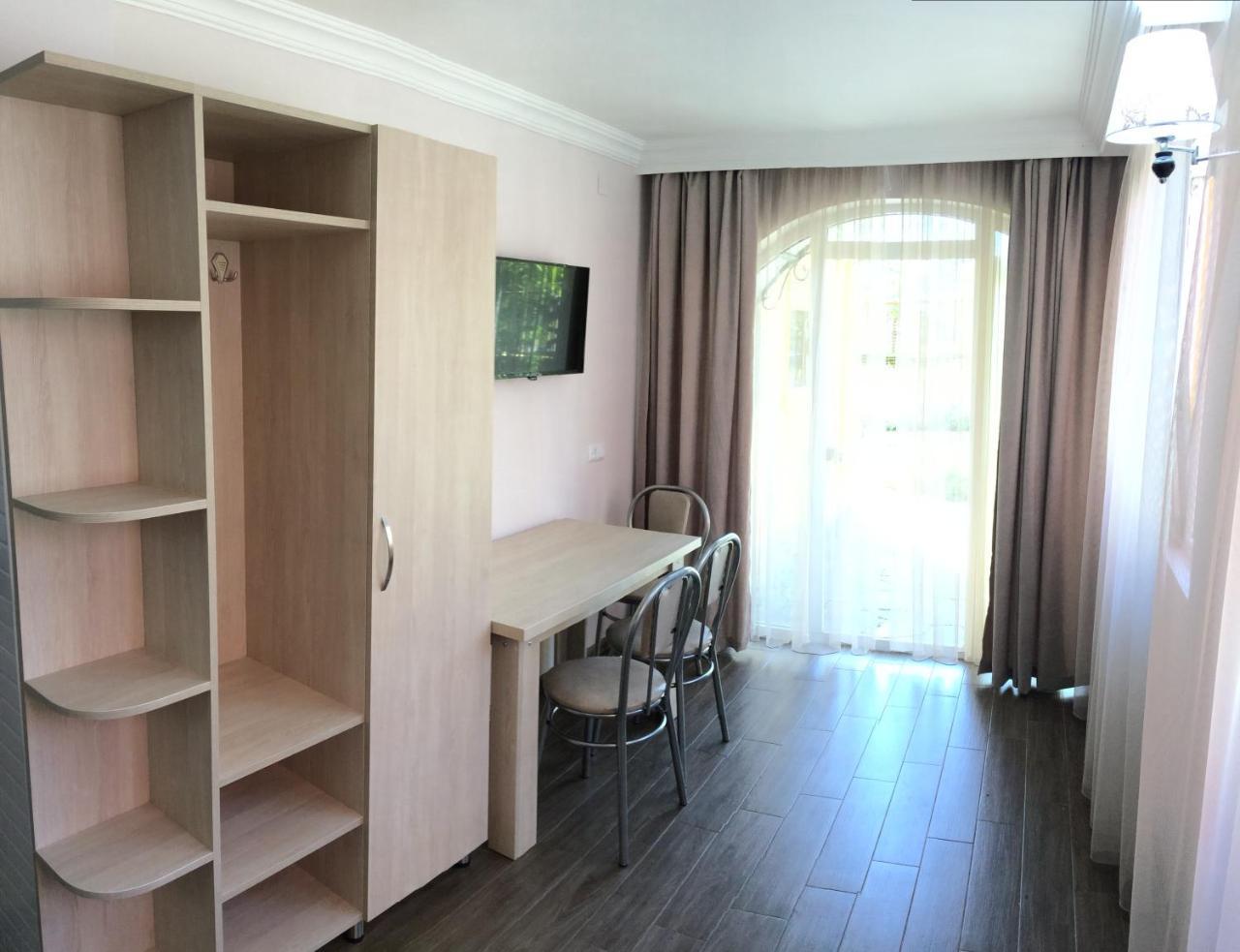 קבריאטי Deluxe Guest House מראה חיצוני תמונה